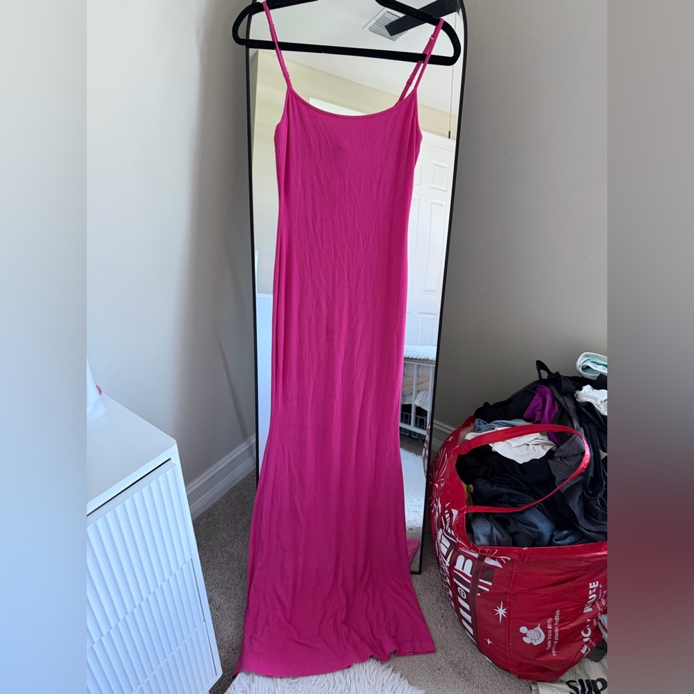 Skims soft lounge Hot Pink Slim Maxi Dress - Picture 3 of 9